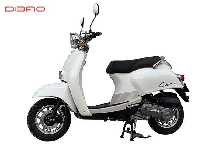 Xe máy 50cc Creer E với thiết kế cổ điển và kích thước nhỏ nhắn